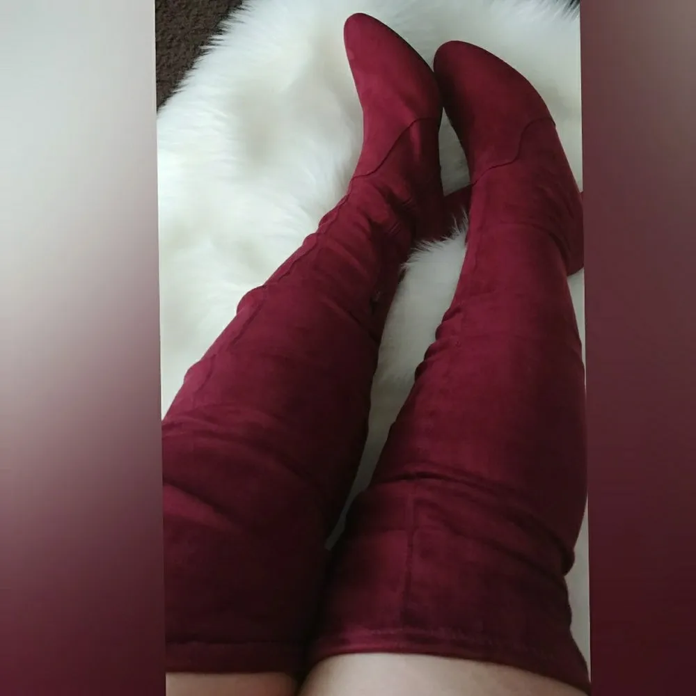 🚨 5.5🚨Boots over the knee Burgandy Vegan Suede