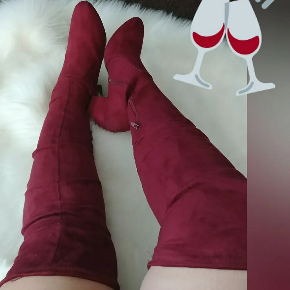 🚨 5.5🚨Boots over the knee Burgandy Vegan Suede